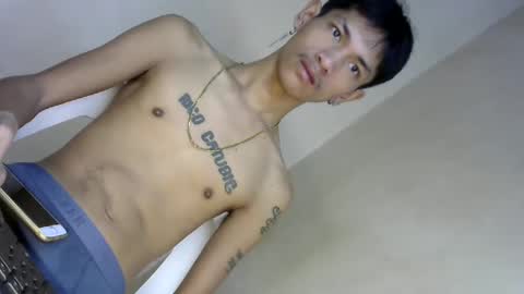 Snapshot of 0cir_asiansatisfy chatting on December 17, 7:59 pm RICK online show from December 17, 7:59 pm