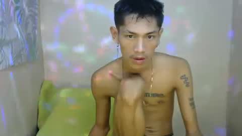 Snapshot of 0cir_asiansatisfy chatting on December 6, 7:21 am RICK online show from December 6, 7:21 am