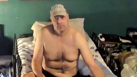 1HUGEFILETMIGNON online show from April 15, 7:58 pm