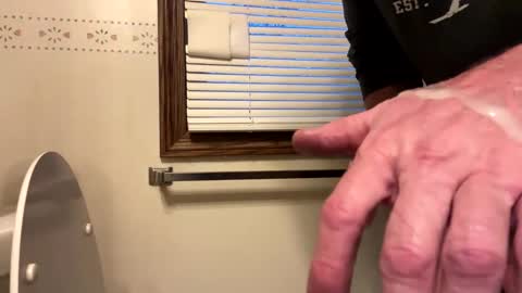 1hunglo412 online show from February 6, 12:24 pm