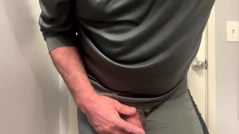 1hunglo412 online show from February 21, 12:28 pm