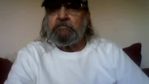 1valentine online show from April 19, 8:00 pm