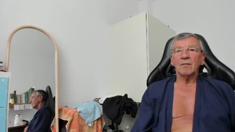 Henk online show from July 2, 11:05 am
