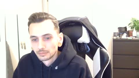 Snapshot of 2323gary chatting on March 2, 7:52 pm 2323gary online show from March 2, 7:52 pm