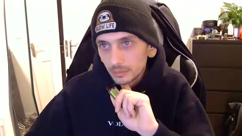 Snapshot of 2323gary chatting on March 6, 7:32 pm 2323gary online show from March 6, 7:32 pm