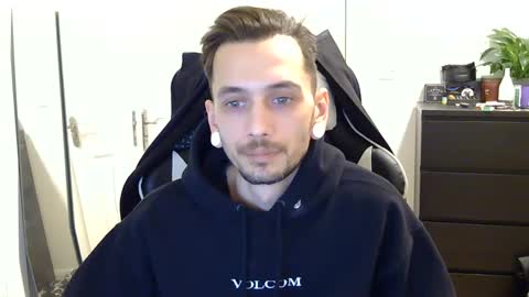 Snapshot of 2323gary chatting on March 1, 7:26 pm 2323gary online show from March 1, 7:26 pm