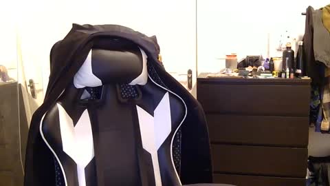 Snapshot of 2323gary chatting on December 15, 11:09 pm 2323gary online show from December 15, 11:09 pm