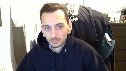 Snapshot of 2323gary chatting on January 10, 7:43 pm 2323gary online show from January 10, 7:43 pm