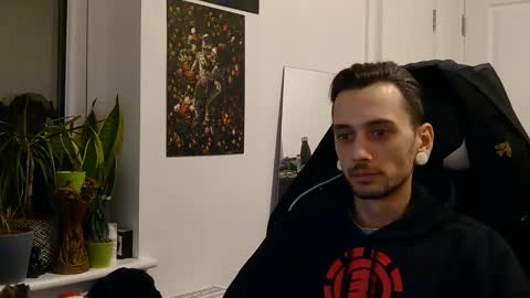 Snapshot of 2323gary chatting on December 29, 6:49 pm 2323gary online show from December 29, 6:49 pm