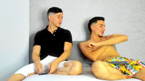 Snapshot of 2alexoconor chatting on January 3, 8:22 pm 2alexoconor online show from January 3, 8:22 pm