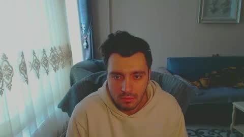 Snapshot of 2handsomeman chatting on February 15, 8:33 am Berk online show from February 15, 8:33 am