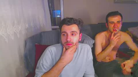 Snapshot of 2handsomeman chatting on December 25, 9:11 pm Berk online show from December 25, 9:11 pm