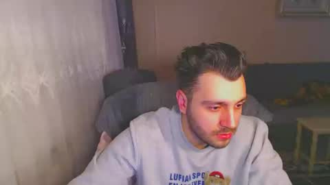 Snapshot of 2handsomeman chatting on December 15, 11:31 pm Berk online show from December 15, 11:31 pm