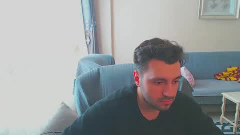 Snapshot of 2handsomeman chatting on December 18, 9:36 am Berk online show from December 18, 9:36 am