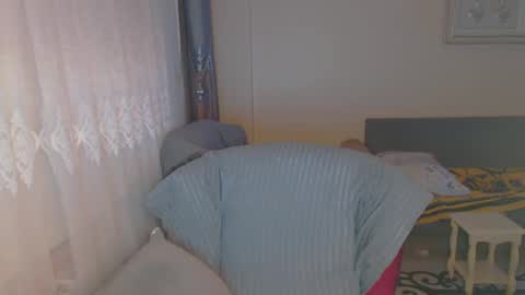 Snapshot of 2handsomeman chatting on February 11, 10:18 pm Berk online show from February 11, 10:18 pm