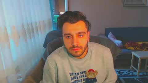 Snapshot of 2handsomeman chatting on December 15, 1:00 pm Berk online show from December 15, 1:00 pm