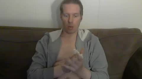 2small4you83 online show from April 1, 1:41 pm