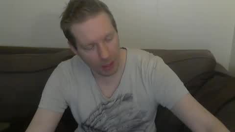 2small4you83 online show from January 14, 1:54 am