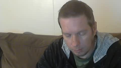 2small4you83 online show from December 6, 12:34 am