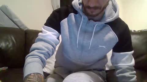 Snapshot of 420feetloverr420 chatting on October 17, 11:09 pm 420feetloverr420 online show from October 17, 11:09 pm