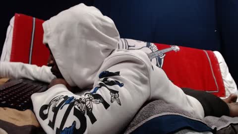 Snapshot of 5hbk chatting on December 14, 10:13 am Tettaz GetitJusy4ya online show from December 14, 10:13 am