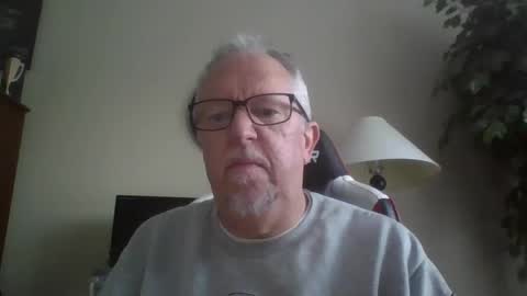 Snapshot of 72funguy71 chatting on March 11, 11:15 pm 72funguy71 online show from March 11, 11:15 pm