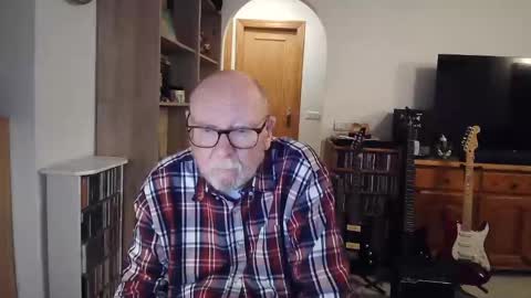 Snapshot of 7thsojourn chatting on March 5, 8:44 pm Papi online show from March 5, 8:44 pm