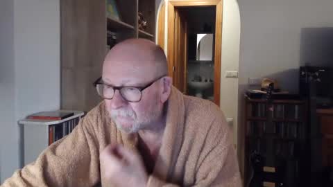 Snapshot of 7thsojourn chatting on March 11, 5:02 pm Papi online show from March 11, 5:02 pm