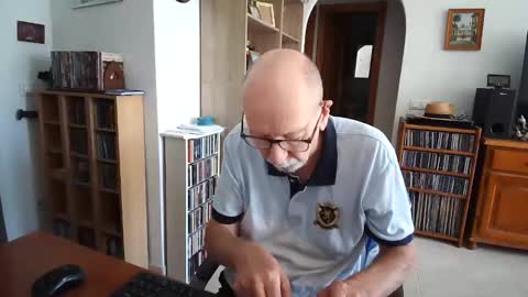  Papi  online show from April 22, 10:53 am