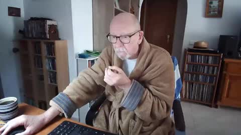  Papi  online show from April 5, 9:06 am