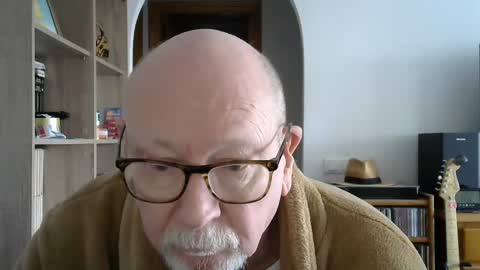 Snapshot of 7thsojourn chatting on December 17, 12:00 pm Papi online show from December 17, 12:00 pm