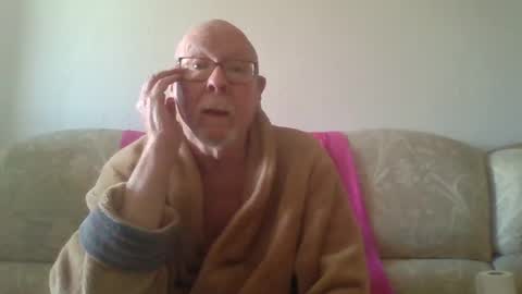 Snapshot of 7thsojourn chatting on February 3, 9:41 am Papi online show from February 3, 9:41 am