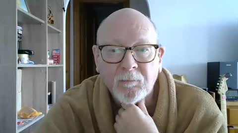 Snapshot of 7thsojourn chatting on December 15, 11:12 am Papi online show from December 15, 11:12 am