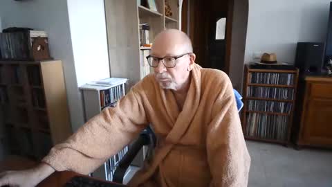  Papi  online show from January 11, 11:14 am