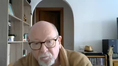 Snapshot of 7thsojourn chatting on December 8, 11:35 am Papi online show from December 8, 11:35 am