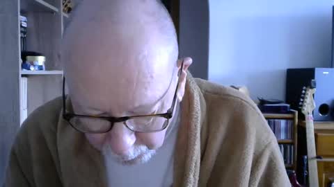 Snapshot of 7thsojourn chatting on February 1, 9:11 am Papi online show from February 1, 9:11 am