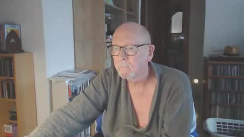  Papi  online show from October 31, 4:43 pm