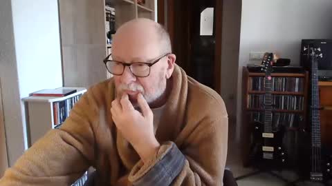 Snapshot of 7thsojourn chatting on March 12, 10:05 am Papi online show from March 12, 10:05 am