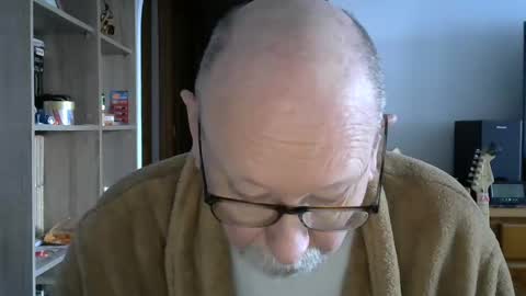 Snapshot of 7thsojourn chatting on January 30, 9:04 am Papi online show from January 30, 9:04 am