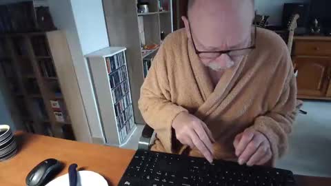 Snapshot of 7thsojourn chatting on March 4, 4:20 pm Papi online show from March 4, 4:20 pm