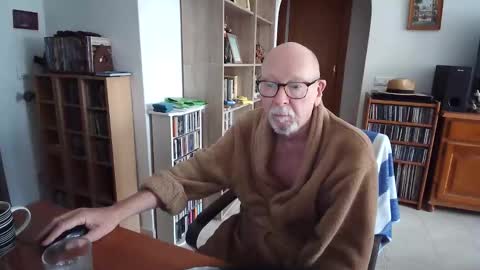  Papi  online show from April 11, 8:40 am