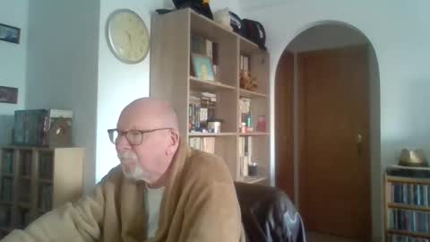 Snapshot of 7thsojourn chatting on February 4, 9:28 am Papi online show from February 4, 9:28 am