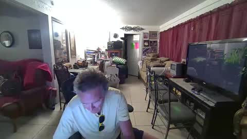 Snapshot of 86406stud chatting on December 21, 2:52 am 86406stud online show from December 21, 2:52 am