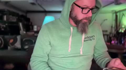 8curveforyou online show from December 16, 6:20 am