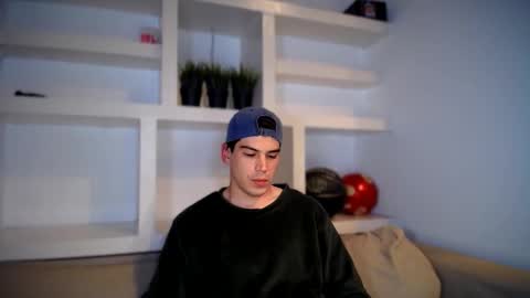 _aesthetic online show from November 18, 7:17 pm