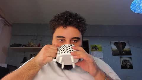 Snapshot of _alan_bear_ chatting on February 1, 3:50 pm Alan online show from February 1, 3:50 pm
