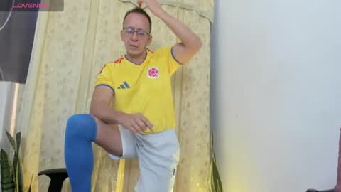 Axel online show from July 3, 11:49 am