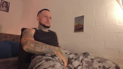 Snapshot of _emilio_escobar chatting on September 27, 10:24 am Emilio online show from September 27, 10:24 am