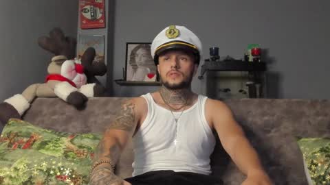 Snapshot of _emilio_escobar chatting on December 27, 10:34 am Emilio online show from December 27, 10:34 am