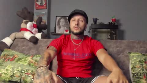 Snapshot of _emilio_escobar chatting on December 28, 10:36 am Emilio online show from December 28, 10:36 am